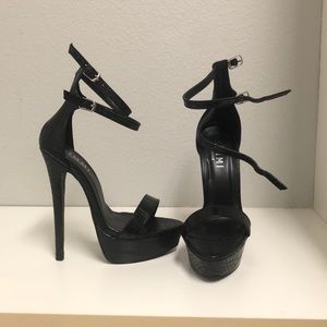 Alligator black heel